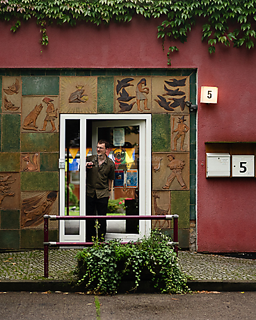In front of the entrance to Lotus Vihara e.V. | Beyond The Frame: Young Perspectives on Diversity in Faith